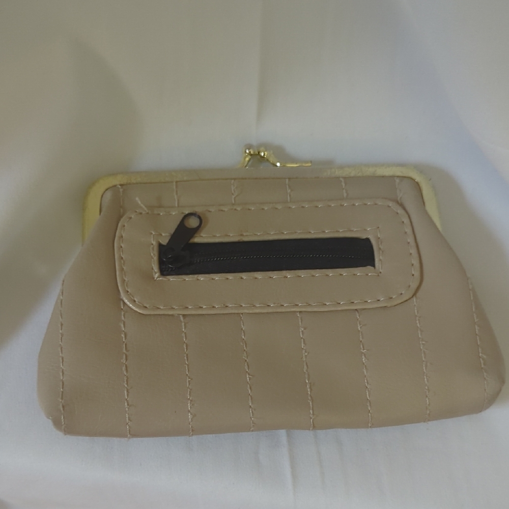 Gold Coast Tan Coin Purse with Gold Kisslock Accents